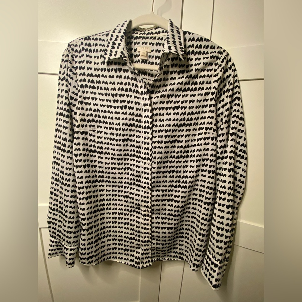 Black and white j crew heart shirt